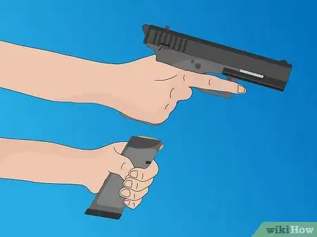 Imagen titulada Reload a Pistol and Clear Malfunctions Step 13