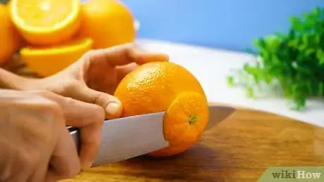 Imagen titulada Cut an Orange for Drinks Step 7