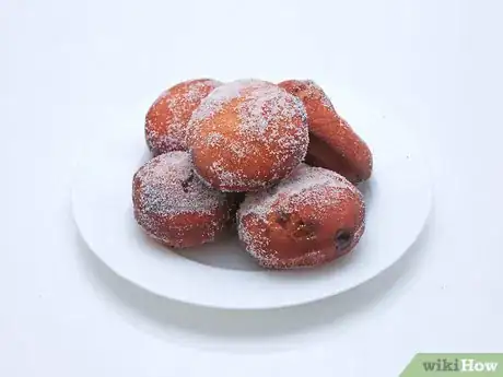 Imagen titulada Make Chocolate Filled Donuts Step 25