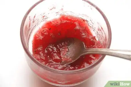 Imagen titulada Make Fizzy Strawberry Soda Step 1