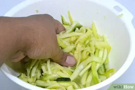 Imagen titulada Freeze Zucchini Noodles Step 3