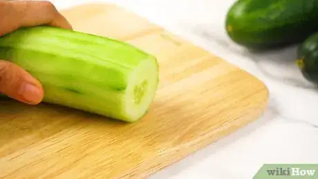 Imagen titulada Slice a Cucumber Step 7