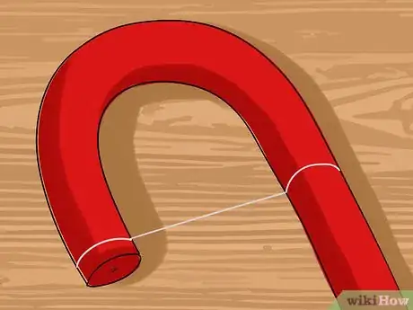 Imagen titulada Make Giant Foam Candy Canes Step 3