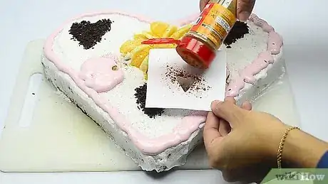 Imagen titulada Make a Heart Shaped Cake Step 24