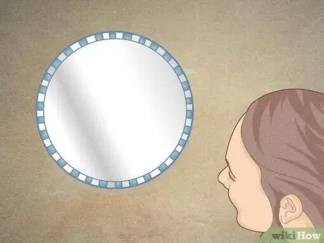 Imagen titulada Decorate Around a Round Mirror Step 10