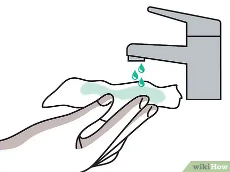 Imagen titulada Get a Makeup Stain out of Clothes Without Washing Step 14