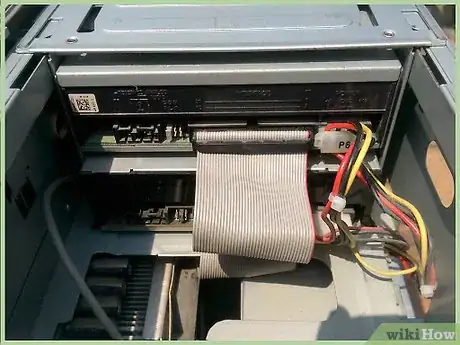 Imagen titulada Install a CD ROM or DVD Drive Step 11