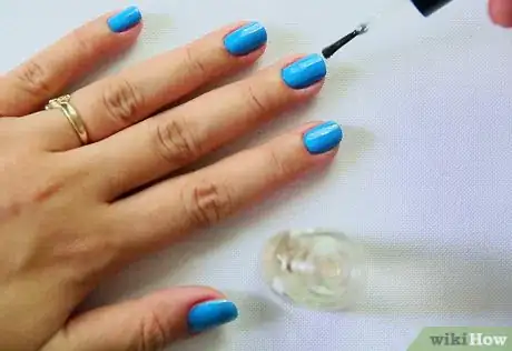 Imagen titulada Apply Nail Polish Properly Step 4