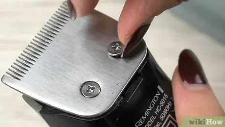 Imagen titulada Sharpen Hair Clippers Step 1