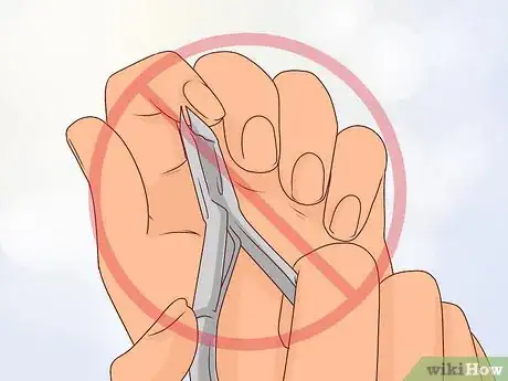 Imagen titulada Stop Biting Your Cuticles Step 13