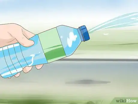 Imagen titulada Make a Water Gun with a Water Bottle Step 3