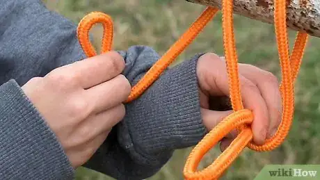 Imagen titulada Tie a Quick Release Knot (Highwayman's Hitch) Step 4