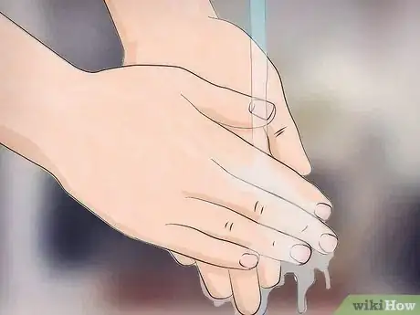 Imagen titulada Get Spray Paint off Your Hands Step 17