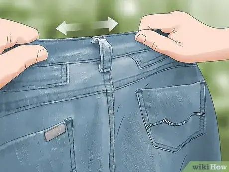 Imagen titulada Stretch the Waist on Jeans Step 2