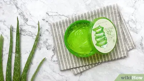 Imagen titulada Make Aloe Vera Shampoo Step 1