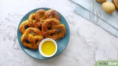 Imagen titulada Make Soft Pretzels Step 12