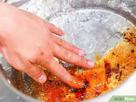 Imagen titulada Get Caramel off Pots and Pans Step 3