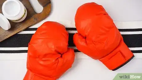 Imagen titulada Clean Boxing Gloves Step 1