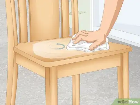 Imagen titulada Wax Furniture Step 10