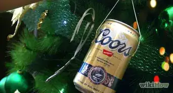 convertir latas de cerveza en adornos navideños