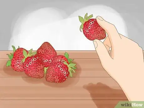 Imagen titulada Plant Strawberries Indoors Step 1