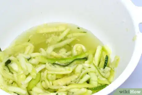 Imagen titulada Freeze Zucchini Noodles Step 4