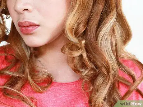 Imagen titulada Get Your Hair to Hold Curls Step 6