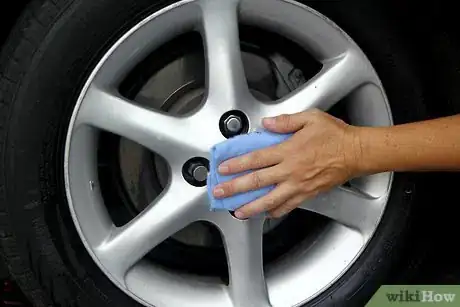 Imagen titulada Remove Brake Dust from Aluminum Wheels Step 17