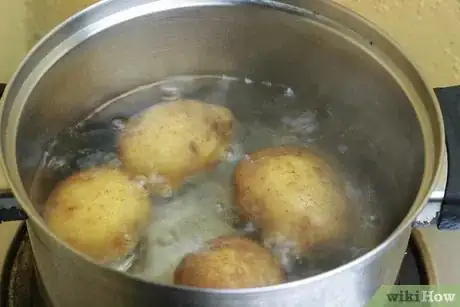 Imagen titulada Cook New Potatoes Step 10