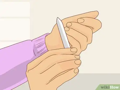 Imagen titulada Stop Biting Your Cuticles Step 11