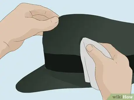 Imagen titulada Get Sweat Stains Out of Hats Step 12