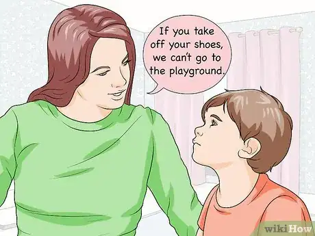 Imagen titulada Get Your Toddler to Wear Shoes Step 10