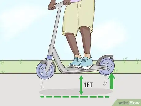 Imagen titulada Do Beginner Kick Scooter Tricks Step 8