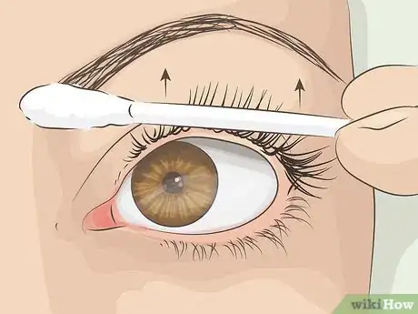 Imagen titulada Curl Your Eyelashes Without an Eyelash Curler Step 9