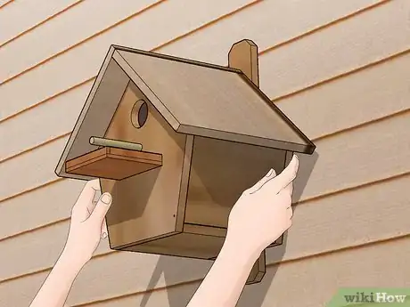 Imagen titulada Hang a Bird House Step 12