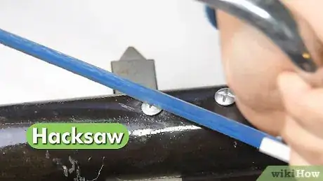 Imagen titulada Unscrew a Screw Without a Screwdriver Step 7