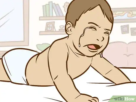 Imagen titulada Teach a Baby to Crawl Step 13