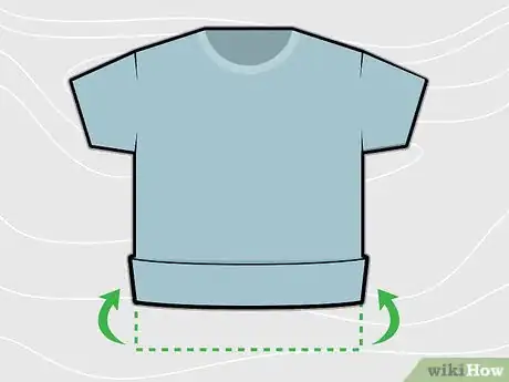 Imagen titulada Burrito Roll a Shirt Step 2