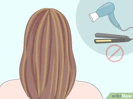 Imagen titulada Prepare Your Hair for Bleaching Step 3