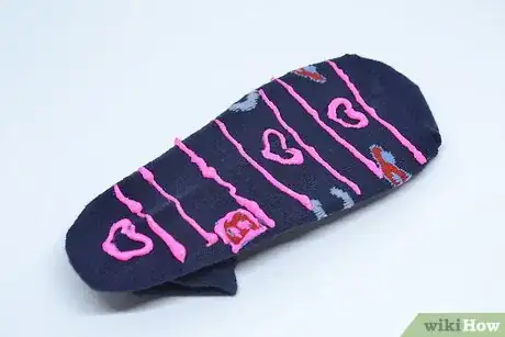 Imagen titulada Make Non Slip Socks Step 6