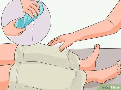 Imagen titulada Treat a Hot Water Spill on Your Skin Step 14