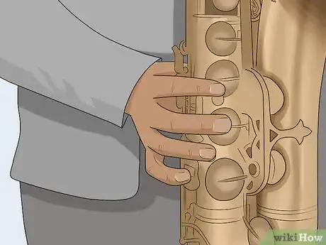 Imagen titulada Play the Tenor Saxophone Step 6