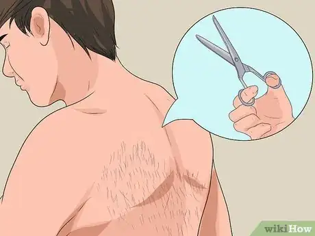 Imagen titulada Get Rid of Back Hair Step 1