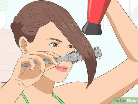 Imagen titulada Reduce Hair Volume Step 11