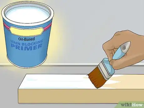 Imagen titulada Stop Stains Bleeding Through Paint Step 6