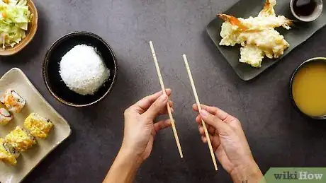 Imagen titulada Use Wooden Chopsticks Step 1