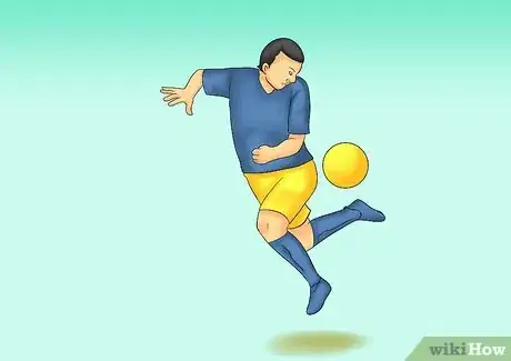 Imagen titulada Trick People in Soccer Step 6Bullet1