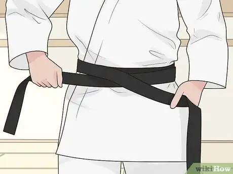 Imagen titulada Tie a Karate Belt Step 4