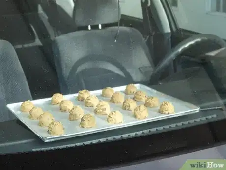 Imagen titulada Bake Cookies on Your Car Dashboard Step 8