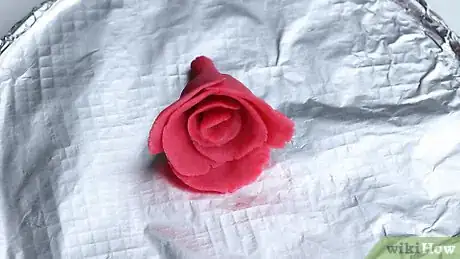 Imagen titulada Make a Clay Rose Step 17